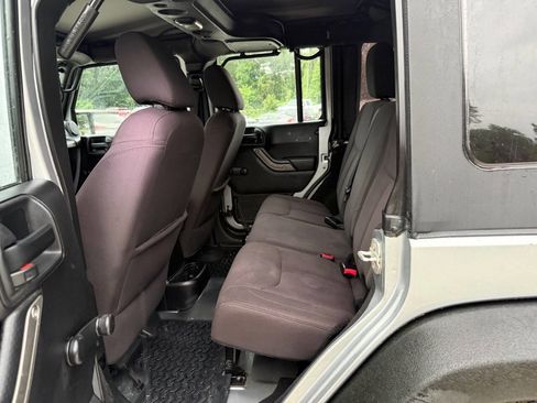 Used 2015 Jeep Wrangler Unlimited Sport w/ Connectivity Group AWD/4WD image 17