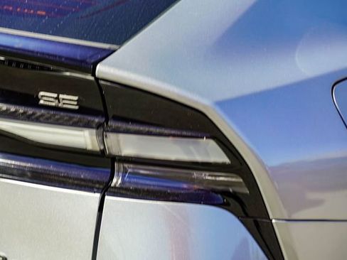 Used 2023 Toyota Prius Prime SE image 8