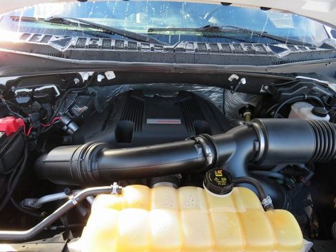 Used 2017 Ford F150 Raptor w/ Equipment Group 802A Luxury image 48