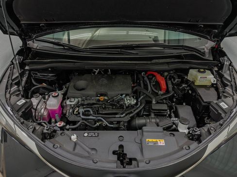 Used 2025 Toyota Sienna XLE AWD/4WD image 46