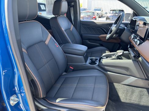 Used 2024 GMC Canyon AT4 w/ Canyon Safety Plus Package image 27