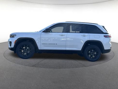 New 2025 Jeep Grand Cherokee 4WD image 2