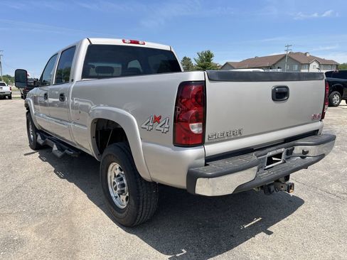 Used 2006 GMC Sierra 2500 SLE w/ Heavy-Duty Power Package AWD/4WD image 9