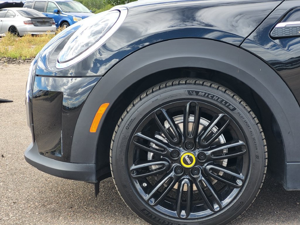 Used 2024 MINI Cooper SE FWD image 9
