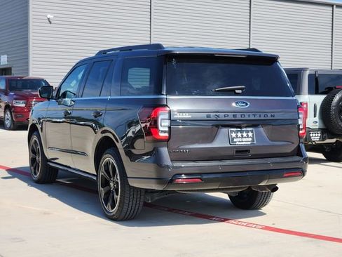 Used 2023 Ford Expedition Limited AWD/4WD image 6