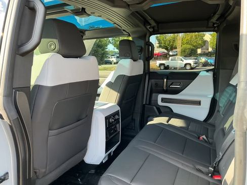 Used 2024 GMC Hummer EV 2X w/ LPO, Illumination Package AWD/4WD image 27