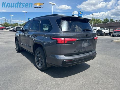 Used 2024 Toyota Sequoia Platinum AWD/4WD image 5