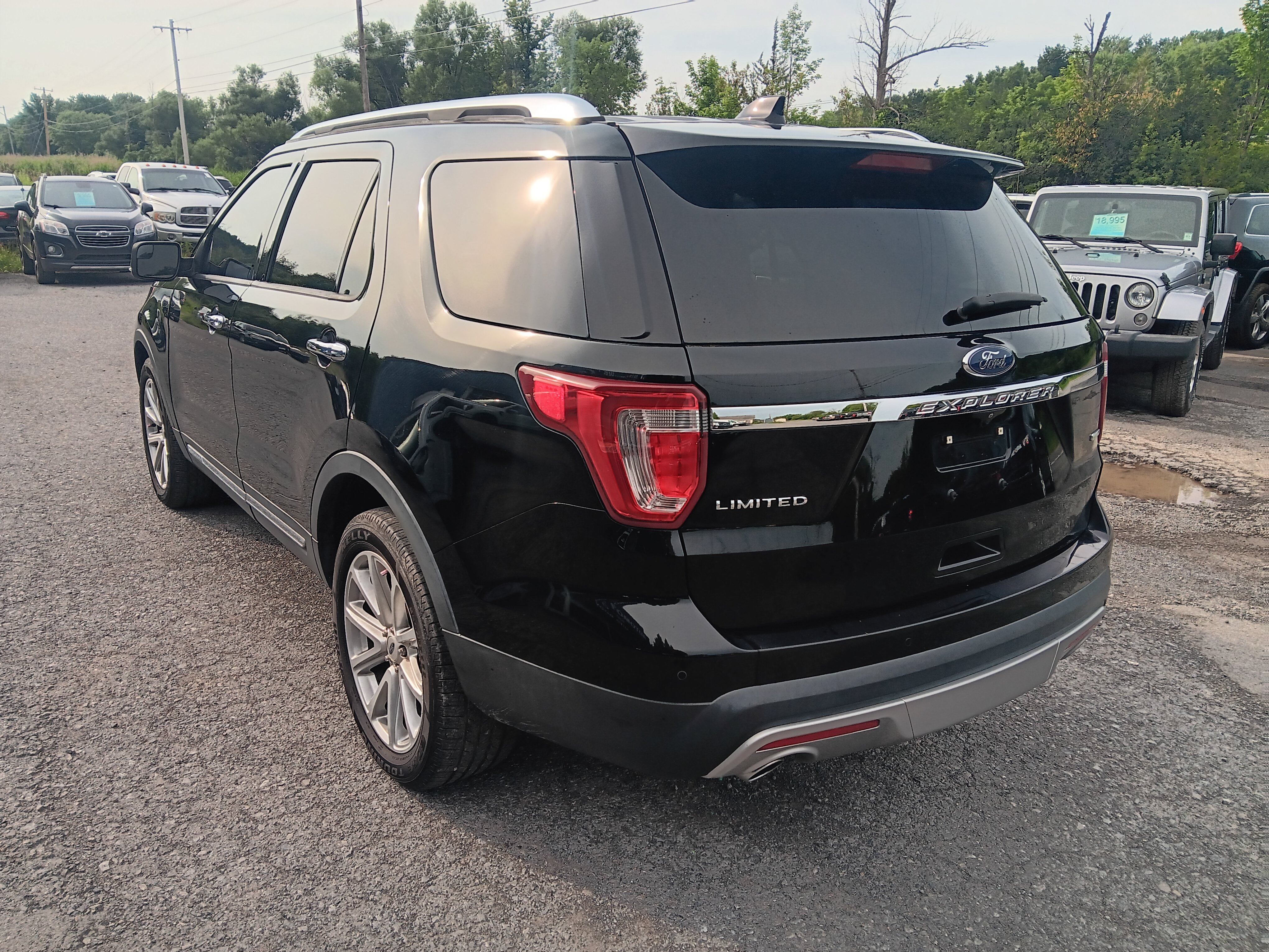 Used 2016 Ford Explorer Limited AWD/4WD image 3