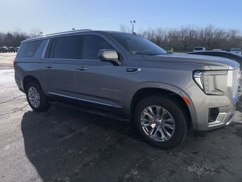 Used 2023 GMC Yukon XL Denali image 7