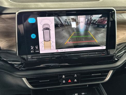 Used 2025 Volkswagen Atlas SE image 20