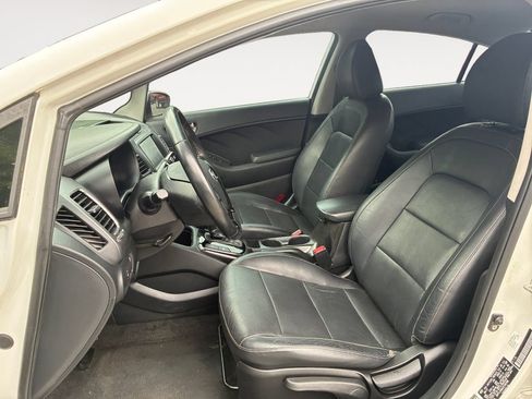Used 2018 Kia Forte EX FWD image 11