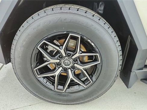 Used 2025 Tesla Cybertruck AWD Crew Cab image 54