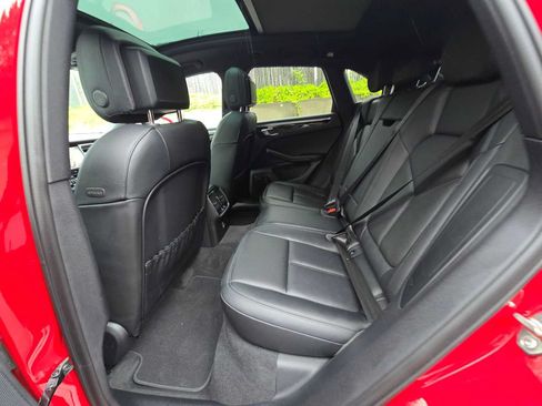 Used 2023 Porsche Macan S AWD/4WD image 16