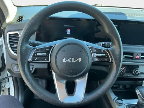 Used 2024 Kia Seltos LX image 13