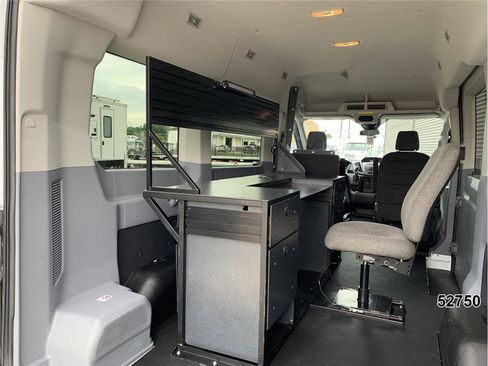 Used 2019 Ford Transit 150 XLT RWD image 11