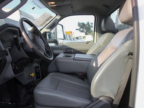 Used 2019 Ford F750 2WD Regular Cab Super Duty image 27