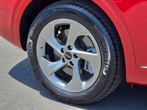 Certified 2026 Genesis GV70 2.5T Advanced AWD/4WD image 12