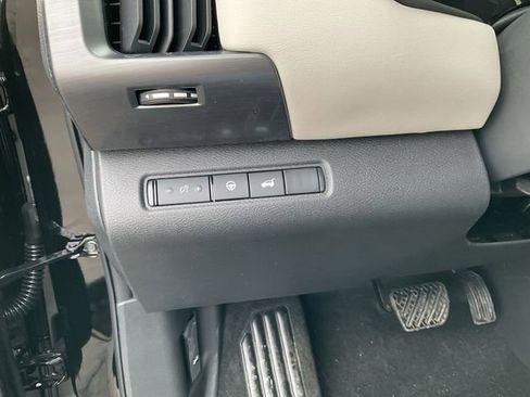 New 2026 Nissan Pathfinder SL AWD/4WD image 18