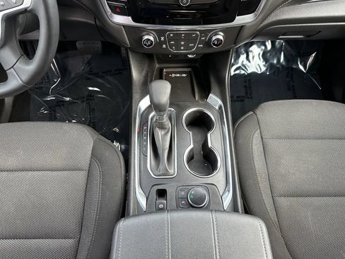 Used 2023 Chevrolet Traverse LT FWD image 11