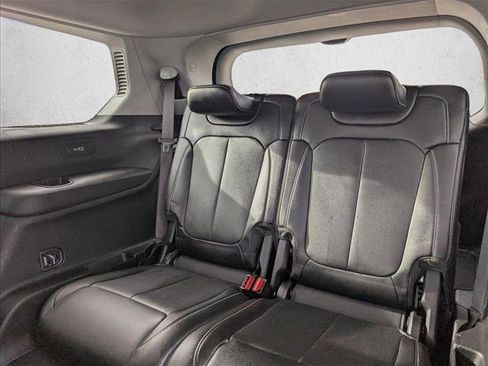 Used 2024 Jeep Grand Cherokee L Limited w/ Luxury Tech Group II image 23