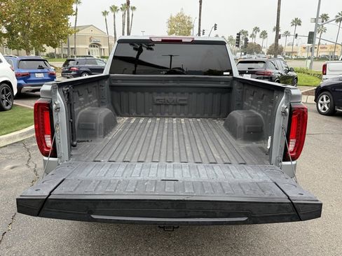 Used 2024 GMC Sierra 1500 SLT image 18