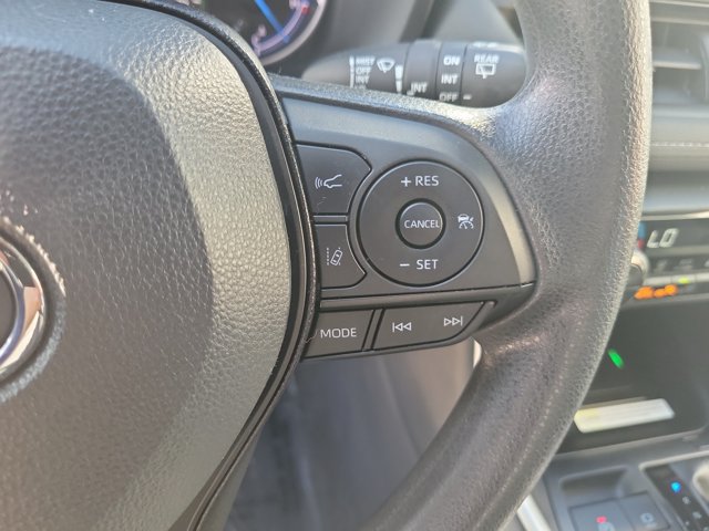 Used 2025 Toyota RAV4 XLE AWD/4WD image 27