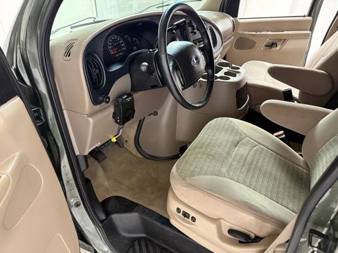Used 2002 Ford E-350 and Econoline 350 Van image 42