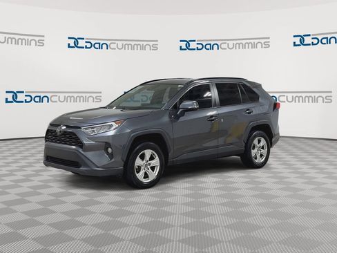Used 2020 Toyota RAV4 XLE AWD/4WD image 4