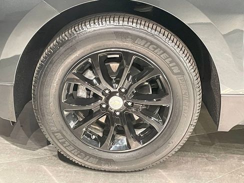 Used 2020 Chevrolet Equinox LT w/ LPO, Blackout Package image 36