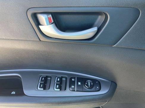 Used 2020 Kia Optima S FWD image 21