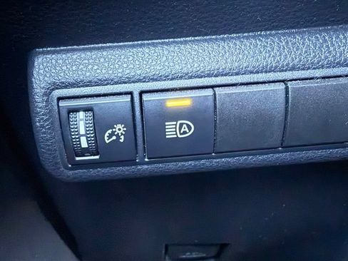 Used 2020 Toyota Corolla SE w/ Carpet Mat Package (TMS) FWD image 23