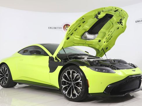 Used 2019 Aston Martin V8 Vantage Coupe RWD image 27