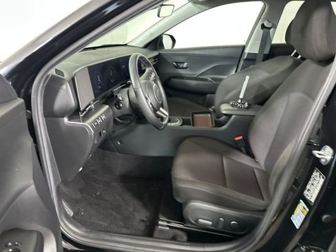Used 2024 Hyundai Kona SEL image 11