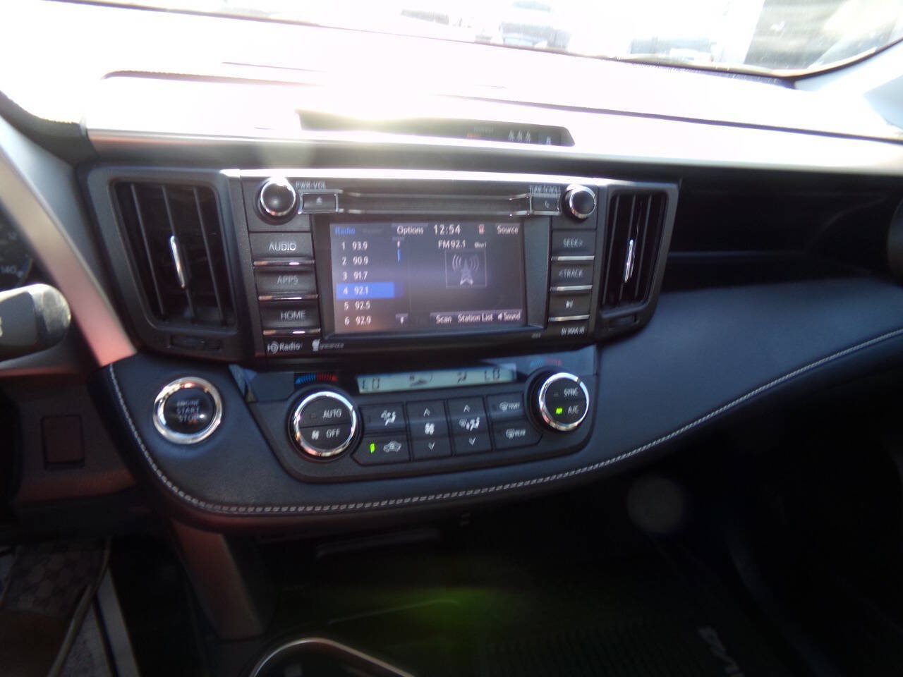 Used 2018 Toyota RAV4 XLE w/ Plus Extra Value Package AWD/4WD image 58