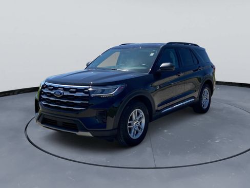 Used 2025 Ford Explorer Active AWD/4WD image 11