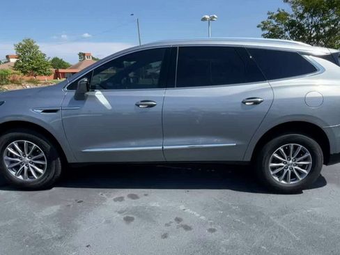 Used 2023 Buick Enclave Essence FWD image 5