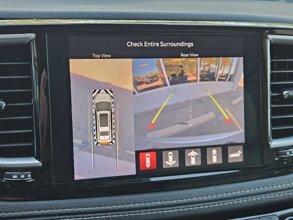 Used 2021 Chrysler Pacifica Touring-L FWD image 13