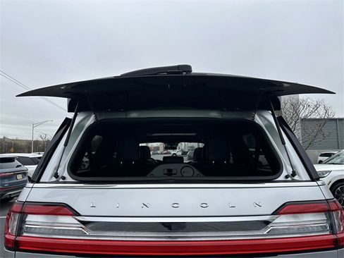 Used 2019 Lincoln Navigator L Reserve image 43