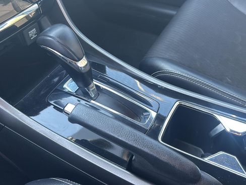 Used 2016 Honda Accord Sport image 16