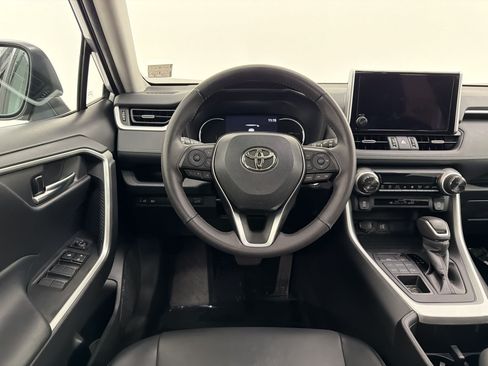 Used 2023 Toyota RAV4 XLE Premium AWD/4WD image 31