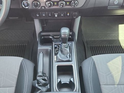 Used 2020 Toyota Tacoma TRD Sport w/ Technology Package image 11