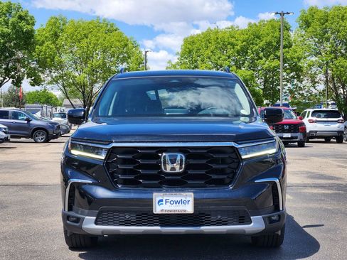 Used 2024 Honda Pilot Touring image 2