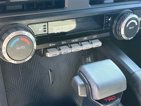 Used 2025 Toyota Tacoma TRD Sport image 14