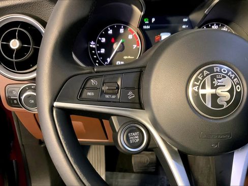 Used 2018 Alfa Romeo Stelvio AWD image 24