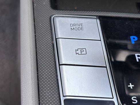 Used 2025 Hyundai Elantra SEL FWD image 27