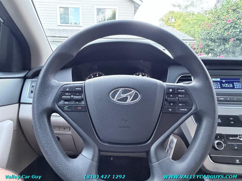 Used 2015 Hyundai Sonata SE FWD image 14