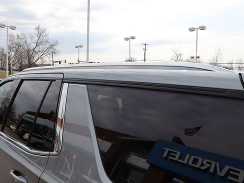 Used 2025 Chevrolet Tahoe LT w/ Comfort Package image 33