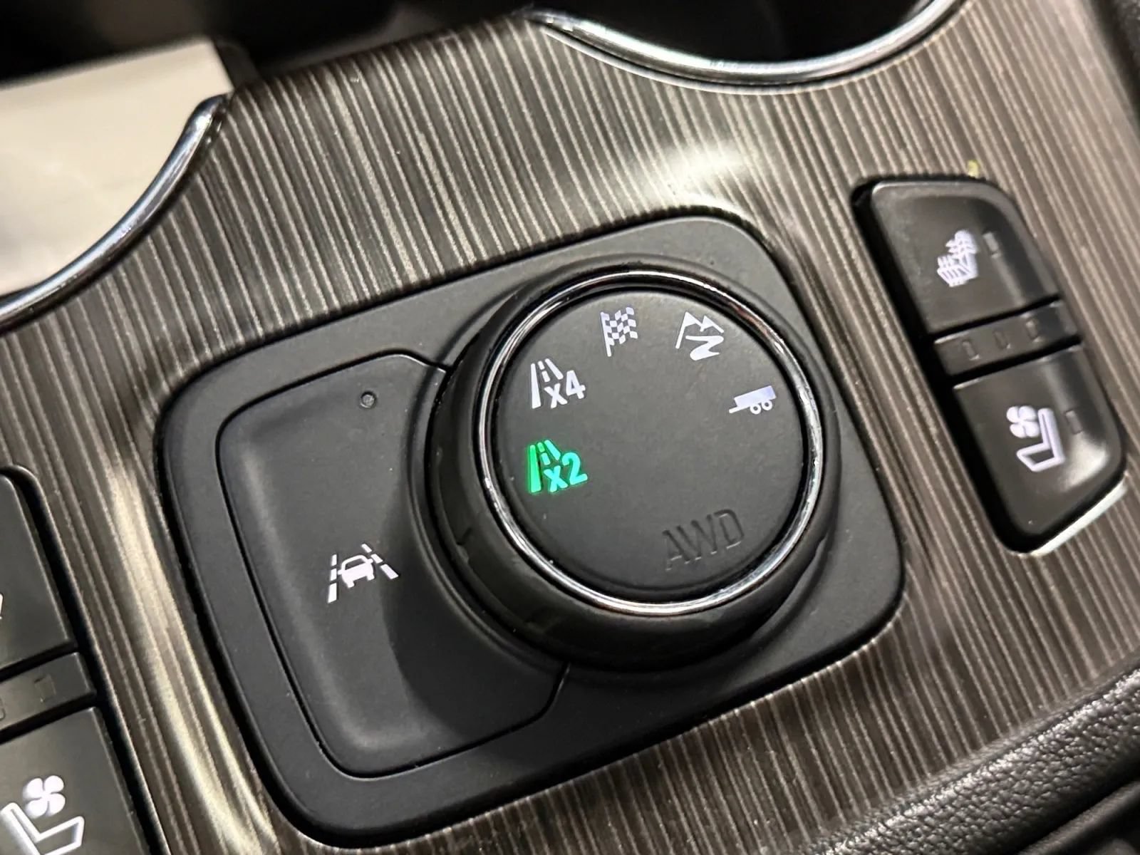 Used 2022 GMC Acadia SLT w/ Elevation Edition AWD/4WD image 27