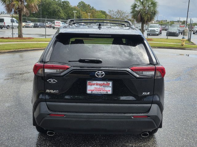 Used 2023 Toyota RAV4 XLE w/ Convenience Package FWD image 3