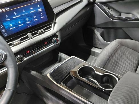 Used 2025 Chevrolet Equinox LT image 27